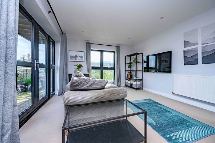 2 Bedroom Flat For Sale In Dakota House, Bessemer Road, Welwyn Garden City, AL7