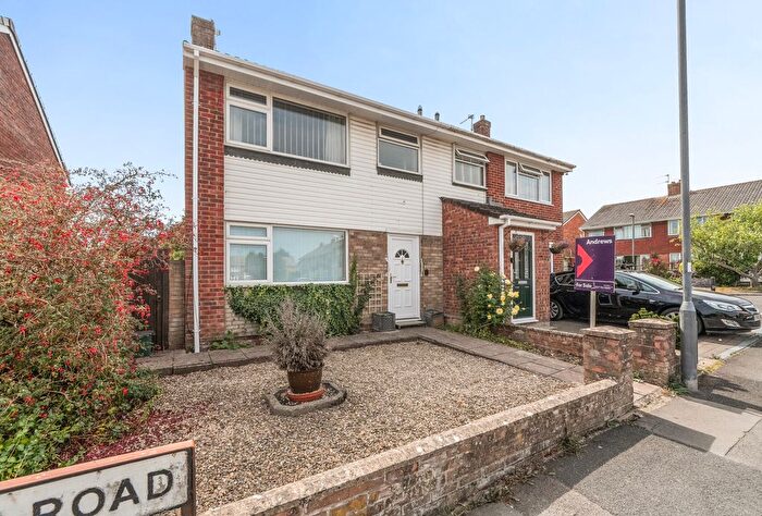 3 Bedroom Semi Detached House For Sale In Newlands Road, Keynsham, Bristol, Somerset, BS31