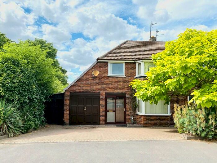 3 Bedroom Semi-Detached House To Rent In Dunstall Road, Halesowen, B63