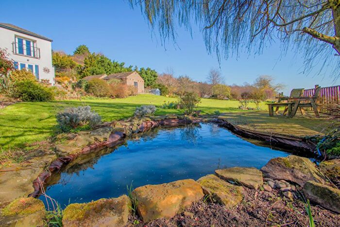 5 Bedroom Detached House For Sale In House+Land ( Acres), Briestfield, WF12