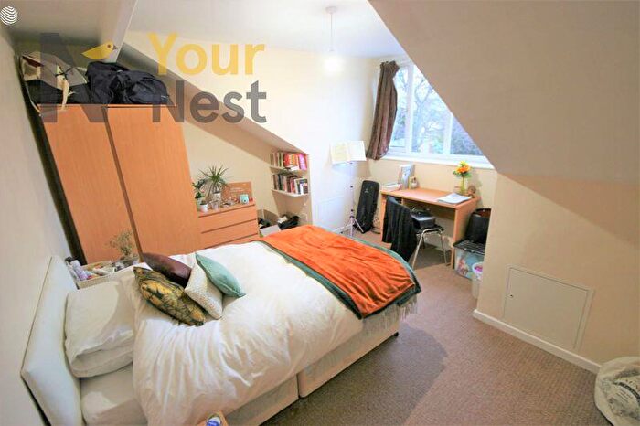 5 Bedroom Terraced House To Rent In Newport Mount, Headingley, Leeds, LS6