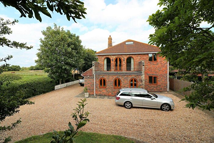 5 Bedroom Detached House For Sale In Havant Road, Hayling Island, PO11