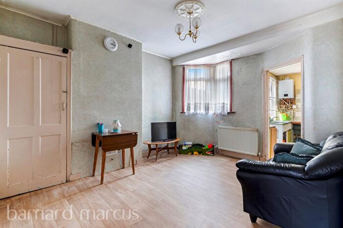 3 Bedroom Terraced House For Sale In Cecil Road, Croydon, CR0