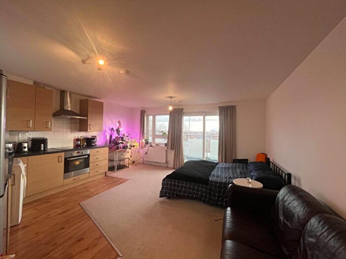 Studio To Rent In - Kingston Road, New Malden, KT3