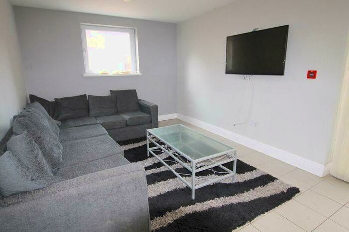 8 Bedroom Terraced House To Rent In Merthyr Street, Cardiff(City), CF24