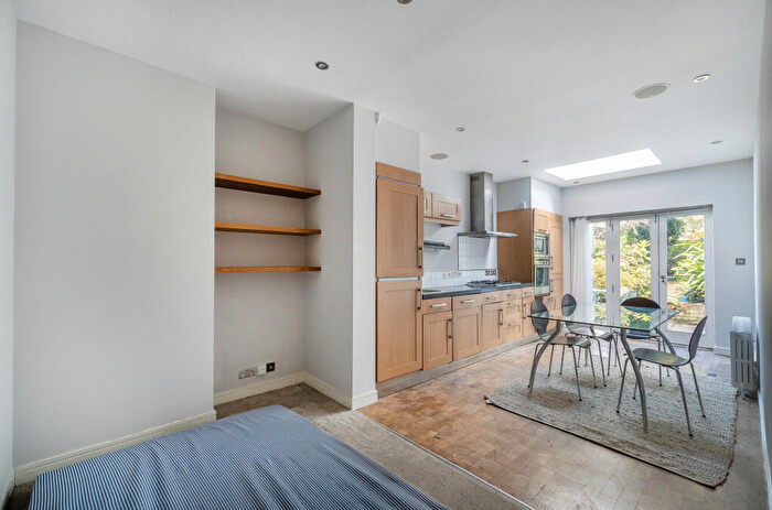 2 Bedroom Terraced House For Sale In Bearfield Road, Kingston Upon Thames, Surrey, KT2