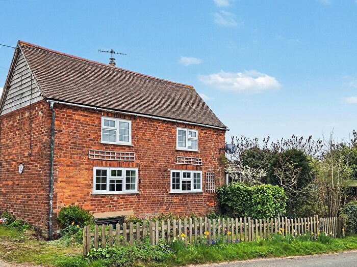 2 Bedroom Cottage To Rent In Castle Hill, Wichenford, Worcester, WR6