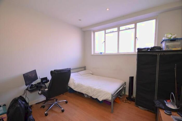 2 Bedroom Flat To Rent In Kempton Road, East Ham, London, E6