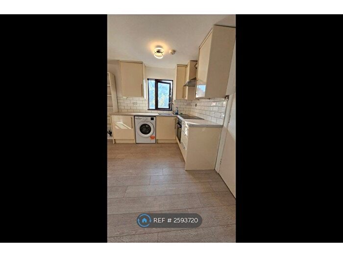 1 Bedroom Flat To Rent In Parr Close, London, N9