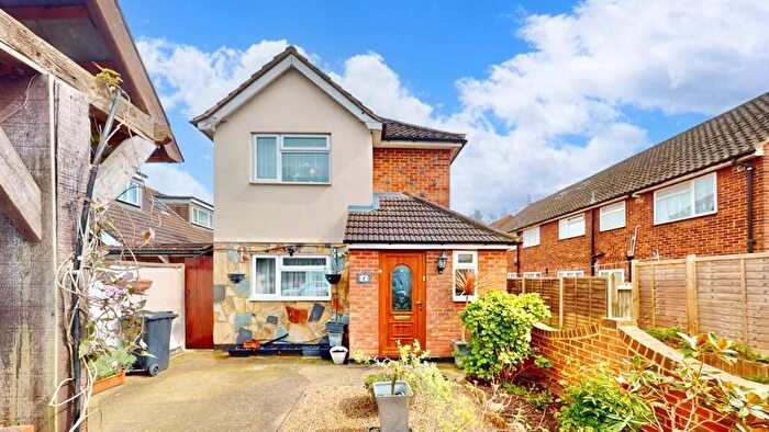 3 Bedroom Detached House For Sale In Heath Road, Uxbridge, UB10
