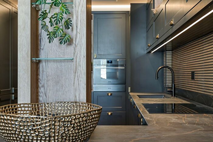 2 Bedroom Flat For Sale In King Street, London, W6