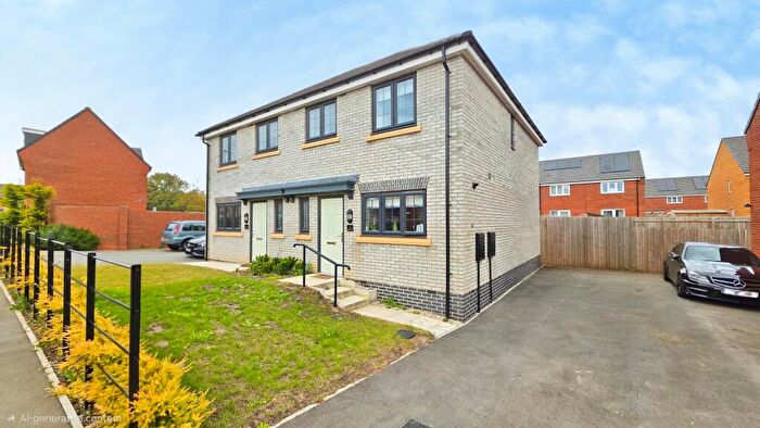 3 Bedroom Semi-Detached House For Sale In Nassington Way, Sleaford, NG34