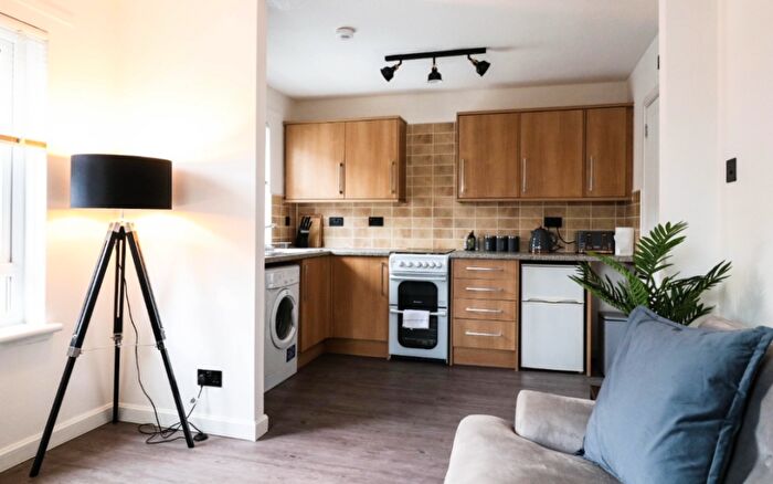 3 Bedroom Flat To Rent In Figgate Street, Edinburgh, EH15