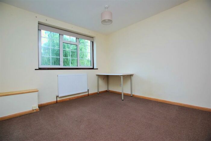 4 Bedroom Semi-Detached House To Rent In Lynwood, GU2