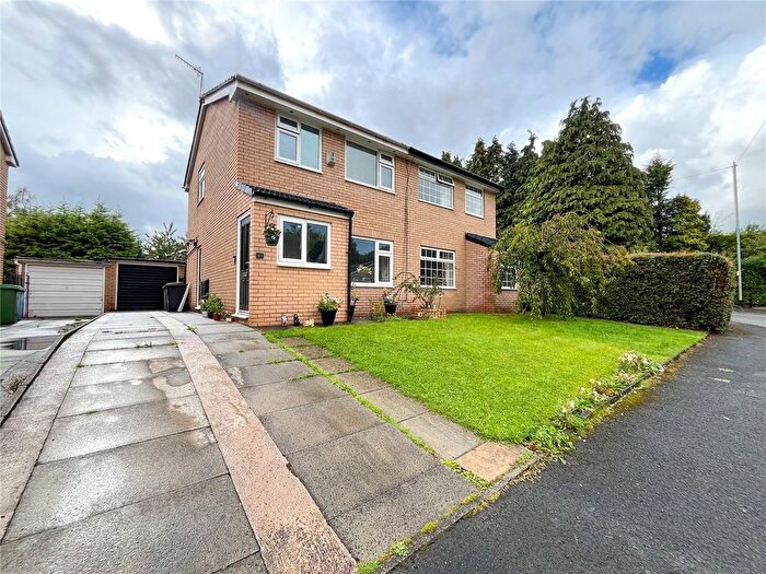 3 Bedroom Semi-detached House For Sale In Ivy Green Drive, Springhead, Saddleworth, OL4