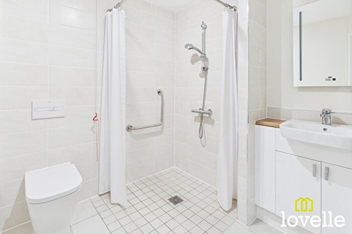 1 Bedroom Flat For Sale In Apartment Springs Court, Cottingham, East Riding Of Yorkshire, HU16
