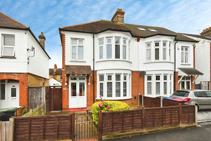 3 Bedroom Semi-Detached House For Sale In Hamstel Road, Southend-on-Sea, Essex, SS2