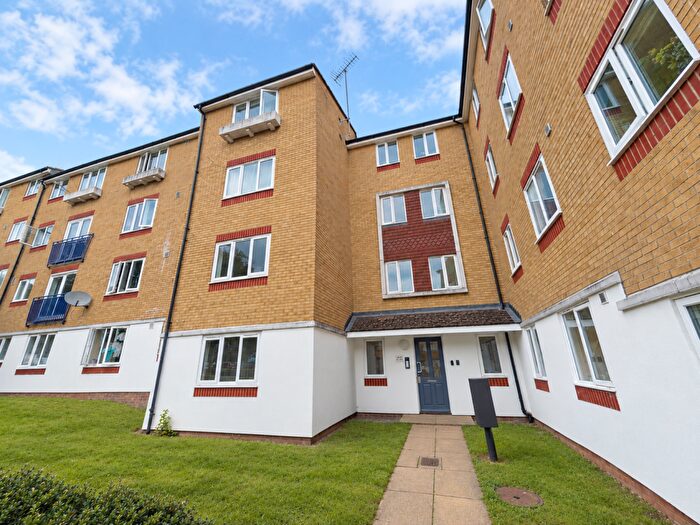 1 Bedroom Flat For Sale In Dads Wood, Harlow, Essex, CM20