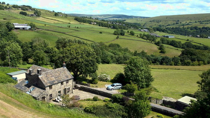 3 Bedroom Detached House For Sale In Cross Stone Road, Todmorden, OL14