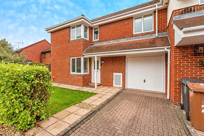 3 Bedroom Semi-detached House For Sale In Latham Road, Romsey, Hampshire, SO51
