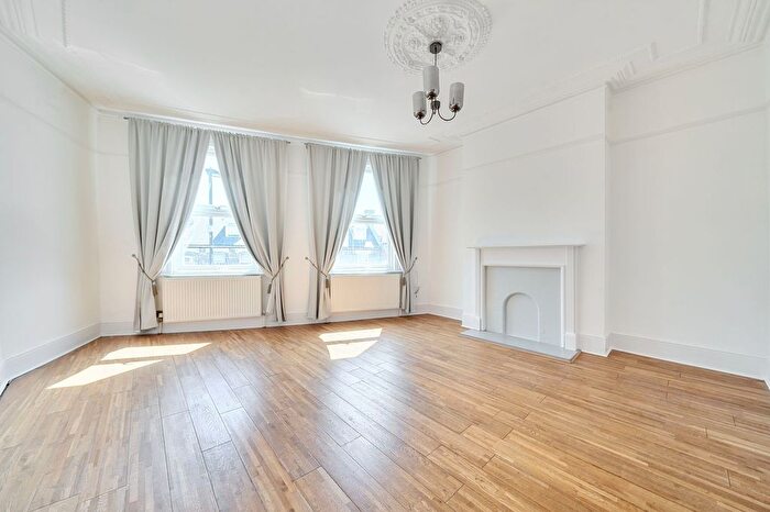 2 Bedroom Flat To Rent In Gipsy Road, London, SE27