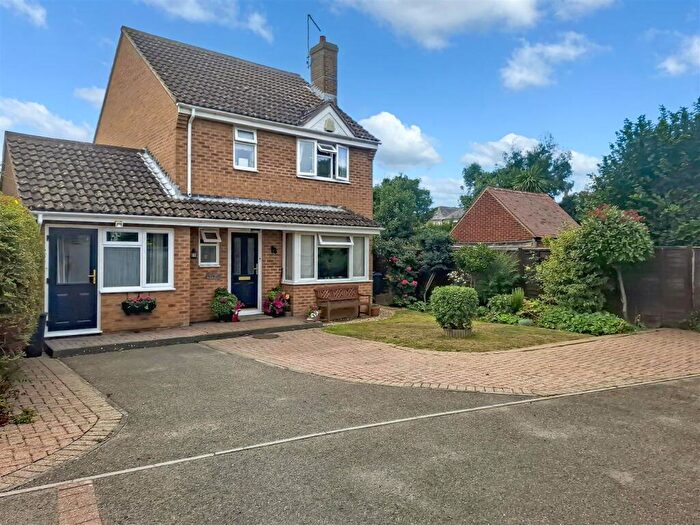 3 Bedroom Detached House For Sale In Trinity Way, Littlehampton, BN17