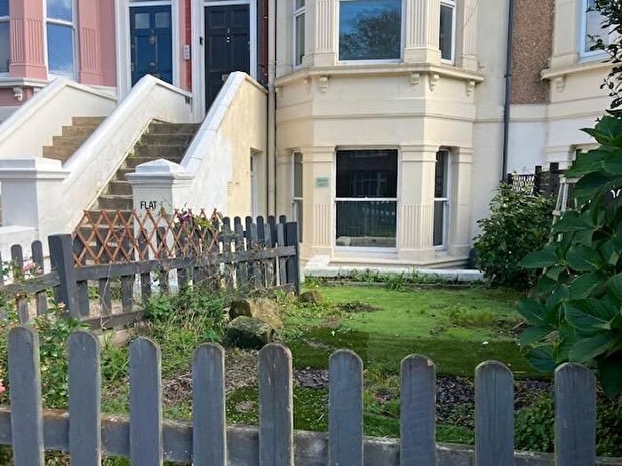 2 Bedroom Flat To Rent In De Cham Road, St. Leonards-On-Sea, TN37