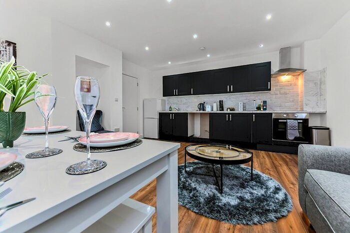 1 Bedroom Flat To Rent In Broomfield Road, Chelmsford, CM1