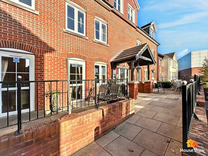 1 Bedroom Retirement Property For Sale In Liberty Court, Bellingdon Road, HP5