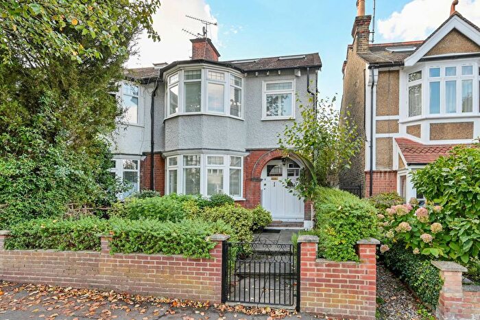 4 Bedroom Property For Sale In Barnfield Road, Pitshanger Lane, London, W5