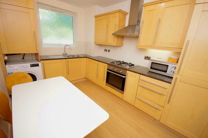 1 Bedroom Flat To Rent In Long Lane, Finchley, N3