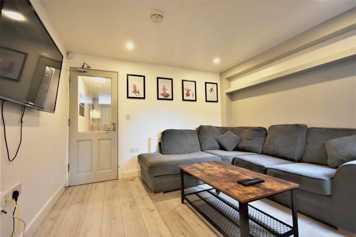 5 Bedroom Terraced House To Rent In Bolingbroke Road, Coventry, CV3