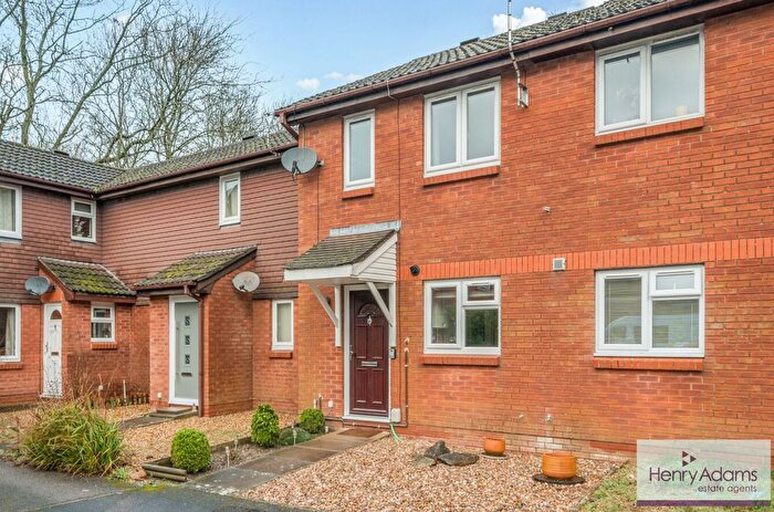 2 Bedroom Terraced House For Sale In Dukes Close, Petersfield, GU32