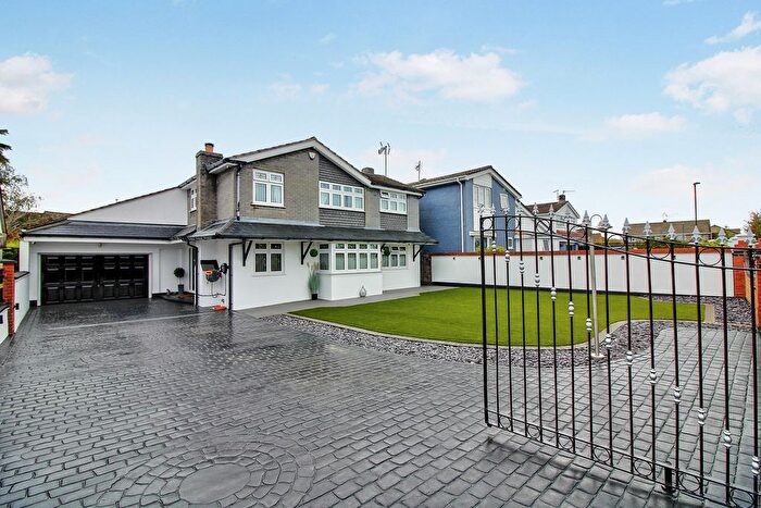 4 Bedroom Detached House For Sale In Whitchurch Lane, Bristol, BS14