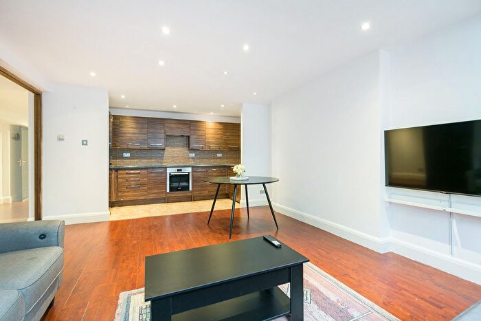 2 Bedroom Flat To Rent In Beaufort Gardens, London, SW3