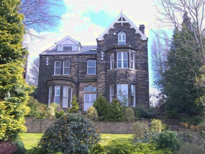 2 Bedroom Flat To Rent In Hollin Lane, Leeds, LS16