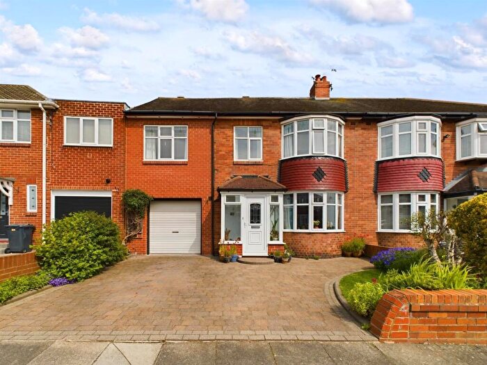 5 Bedroom Semi Detached House For Sale In Deepdale Road, Cullercoats, NE30