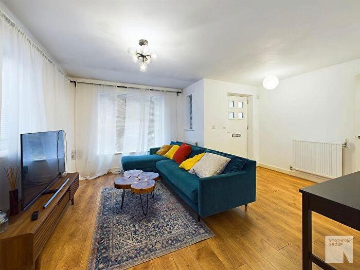 3 Bedroom Semi-Detached House To Rent In Great Western Street :: Rusholme, M14