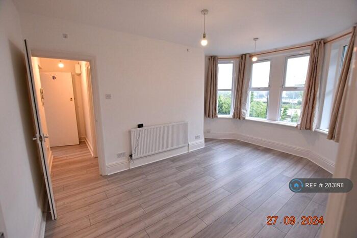1 Bedroom Flat To Rent In Crescent Road, Luton, LU2