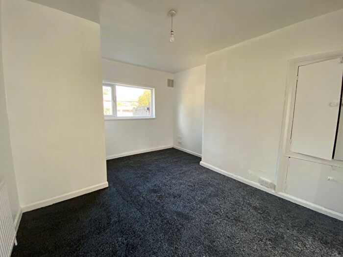 2 Bedroom End Of Terrace House To Rent In The Quadrant, Kingston Upon Hull, HU6