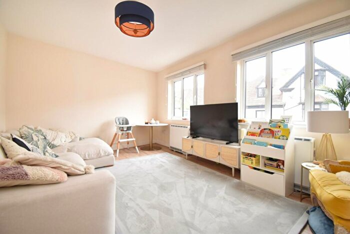 2 Bedroom Apartment For Sale In Church Street, Walton-on-Thames, KT12