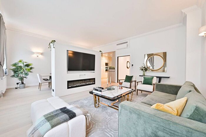 4 Bedroom Flat To Rent In Blandford Street, Marylebone, London, W1U