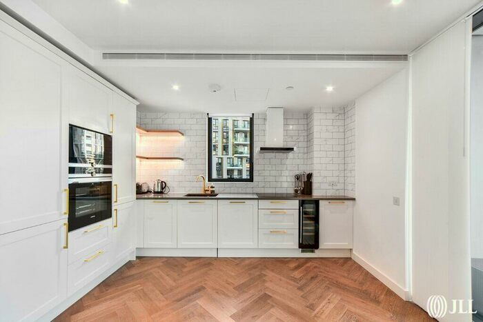 2 Bedroom Flat To Rent In Gauging Square London, E1W