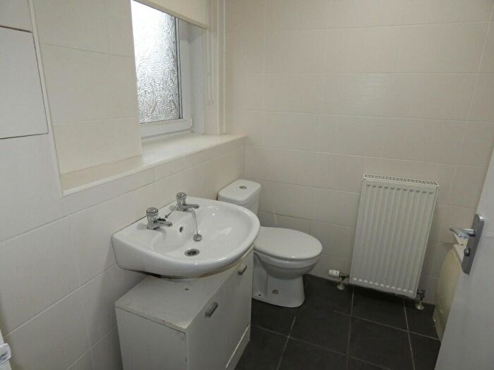 1 Bedroom Flat To Rent In Ardgour Road, Kilmarnock, Ayrshire, KA3