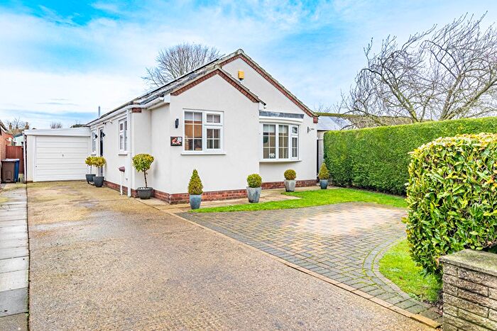 3 Bedroom Bungalow For Sale In Back Lane, North Duffield, North Yorkshire, YO8