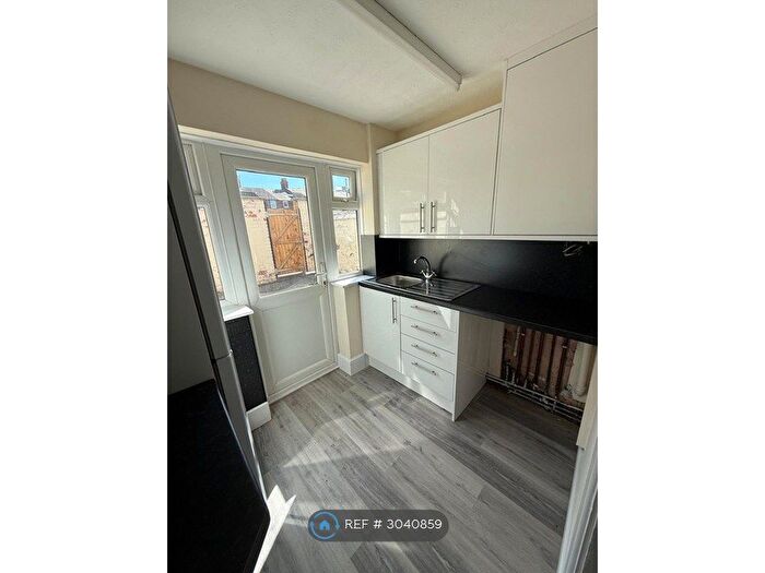 2 Bedroom Flat To Rent In Wilkinson St, Ellesmere Port, CH65