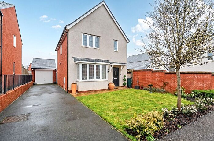 3 Bedroom Detached House For Sale In Holland Drive, Exeter, EX1