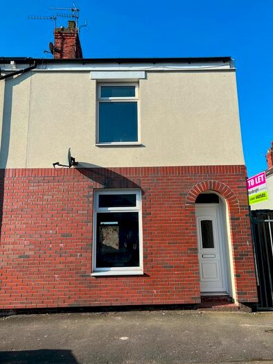 2 Bedroom End Of Terrace House To Rent In Redbourne Street, Hull, HU3