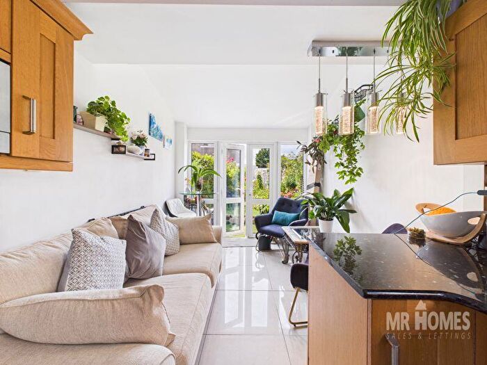 3 Bedroom Terraced House For Sale In Robins Lane, Barry, CF63