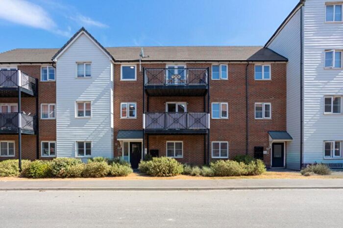2 Bedroom Flat For Sale In Pictor Drive, Margate, Kent, CT9
